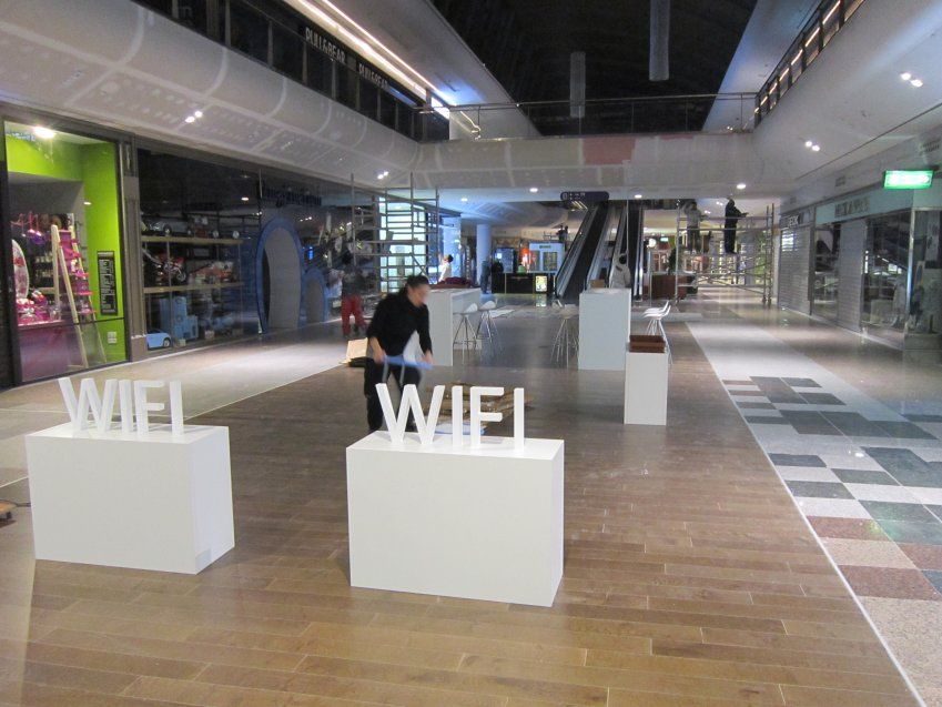 Mobiliario de zona wifi (Vallsur)